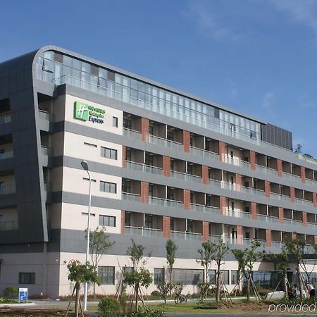 Holiday Inn Express Shanghai Nanhuizui Buitenkant foto
