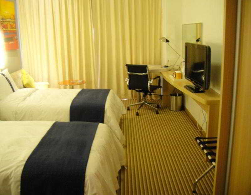 Holiday Inn Express Shanghai Nanhuizui Buitenkant foto