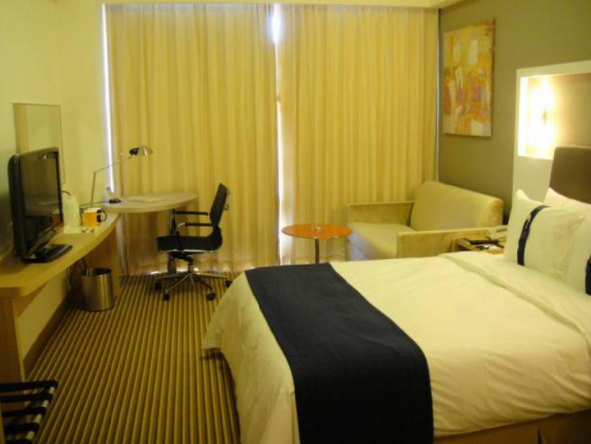 Holiday Inn Express Shanghai Nanhuizui Buitenkant foto