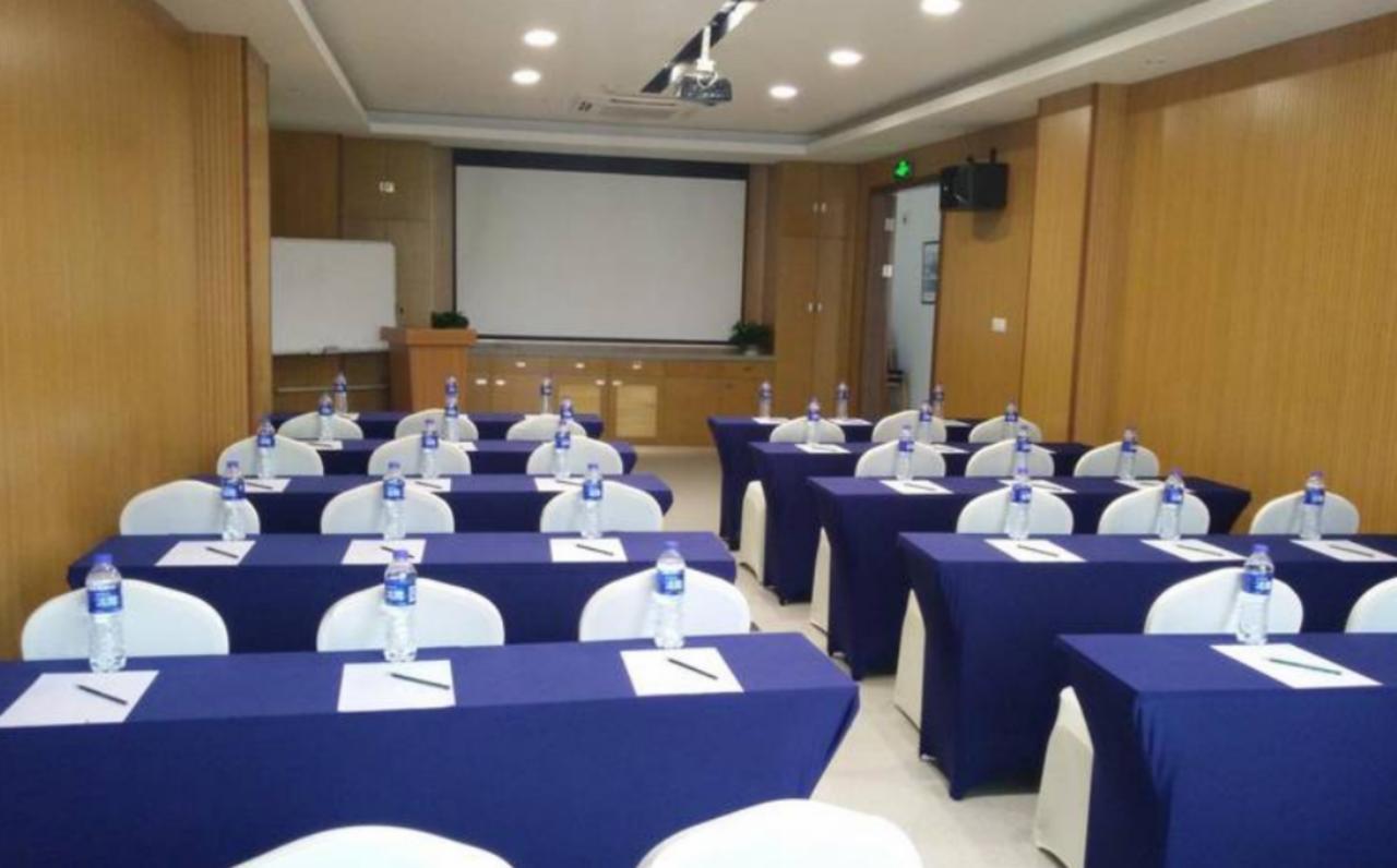 Holiday Inn Express Shanghai Nanhuizui Buitenkant foto