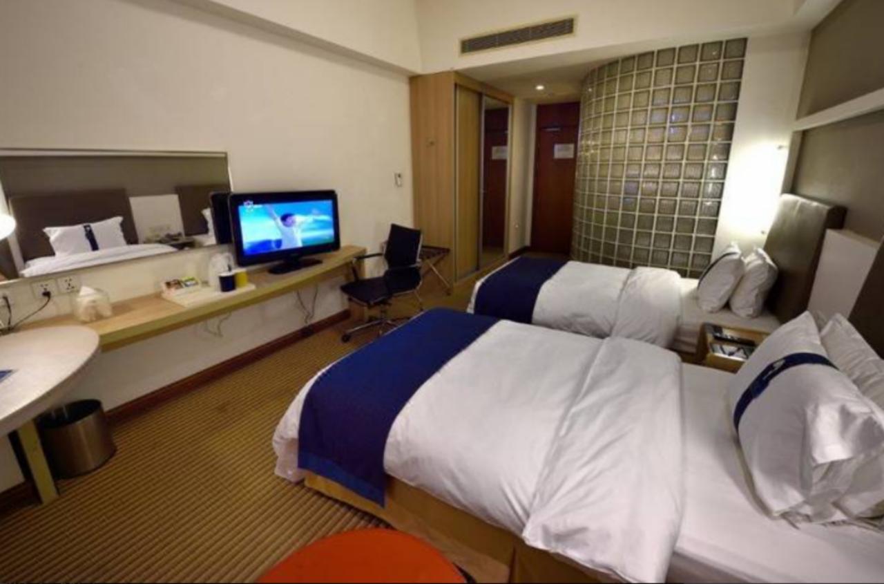 Holiday Inn Express Shanghai Nanhuizui Buitenkant foto