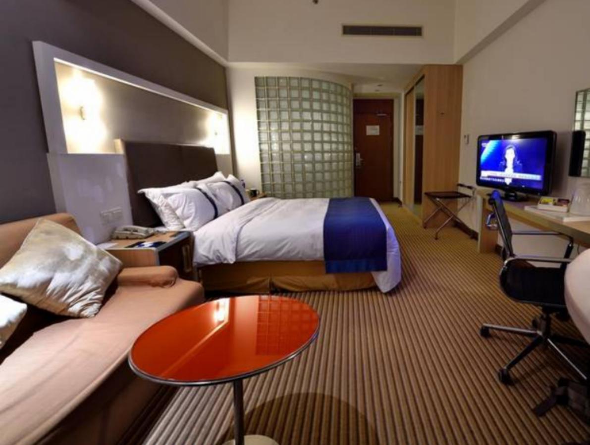 Holiday Inn Express Shanghai Nanhuizui Buitenkant foto